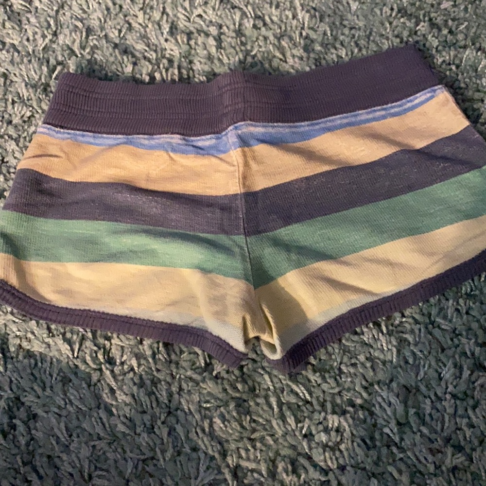 Shorts - Picture 3 of 3